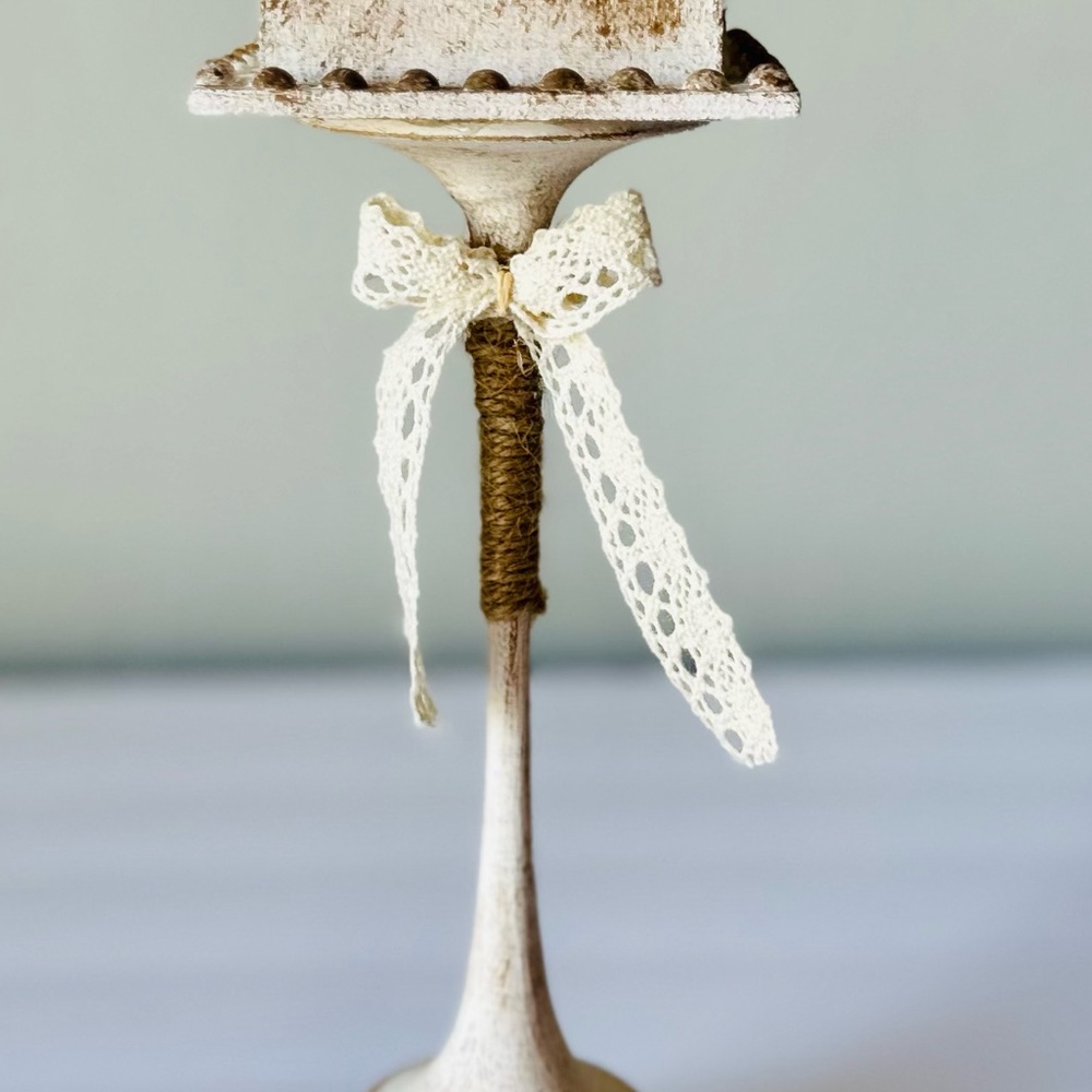 Distressed Handmade Spring Birdhouse - Picture 3 of 6